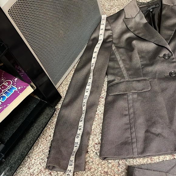 Nine West suit - Picture 4 of 11